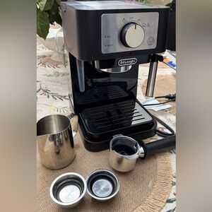 DeLonghi Black and Silver Espresso Maker
